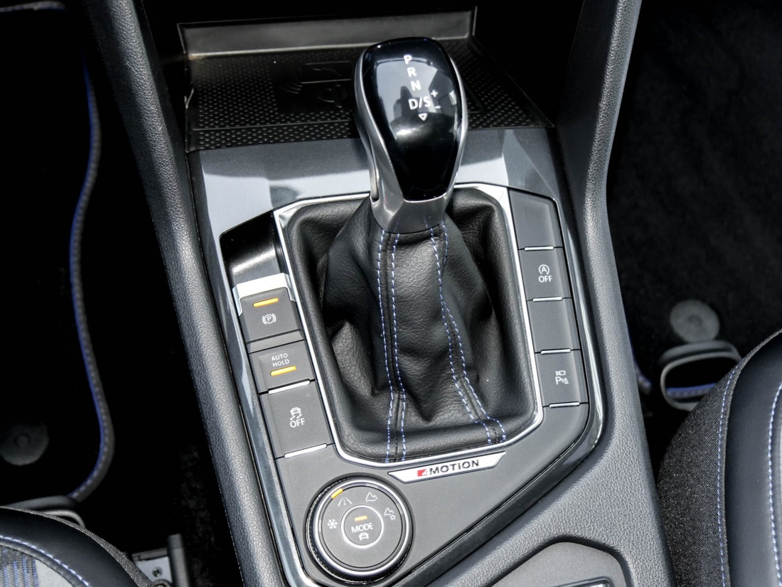 Volkswagen Tiguan 2.0 R BLACKSTYLE 4X4 AKRAPOVIC 360CAM 21Z