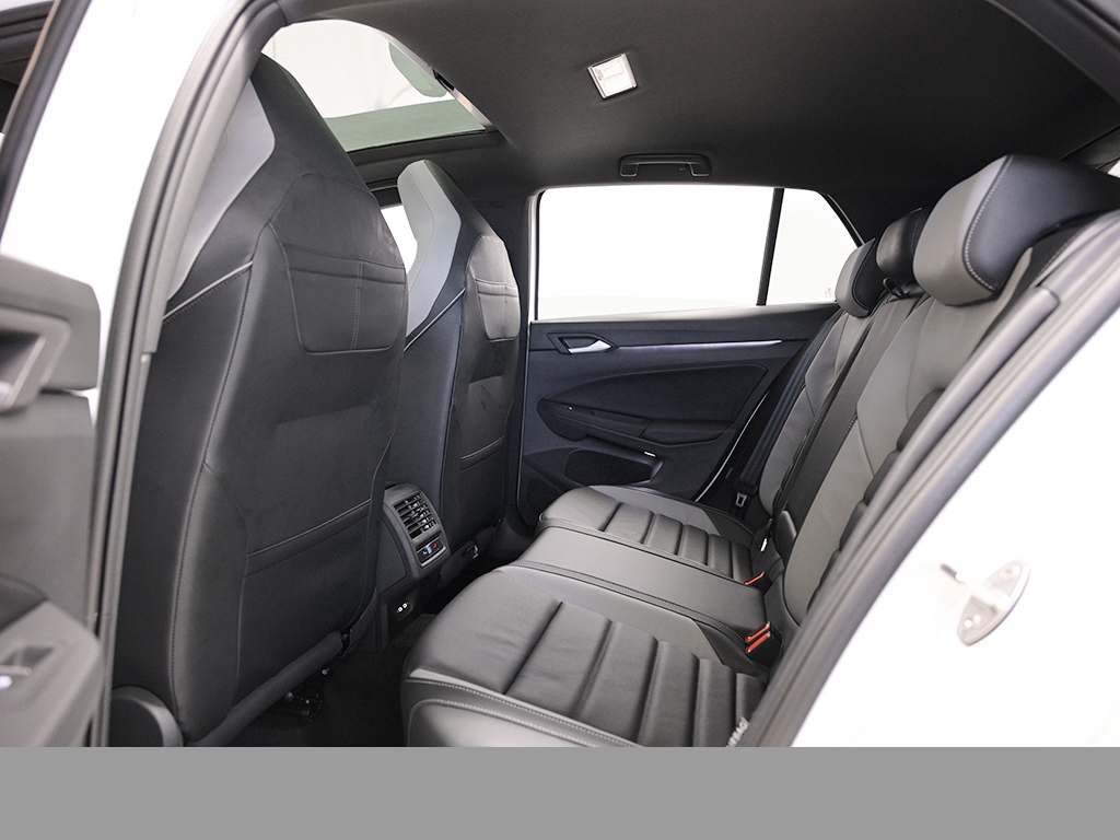 Volkswagen Golf GTE BLACKSTYLE LEDER PANO AHK