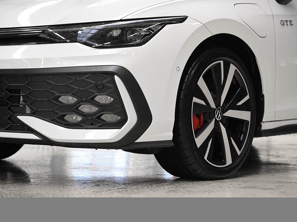 Volkswagen Golf GTE BLACKSTYLE LEDER PANO AHK