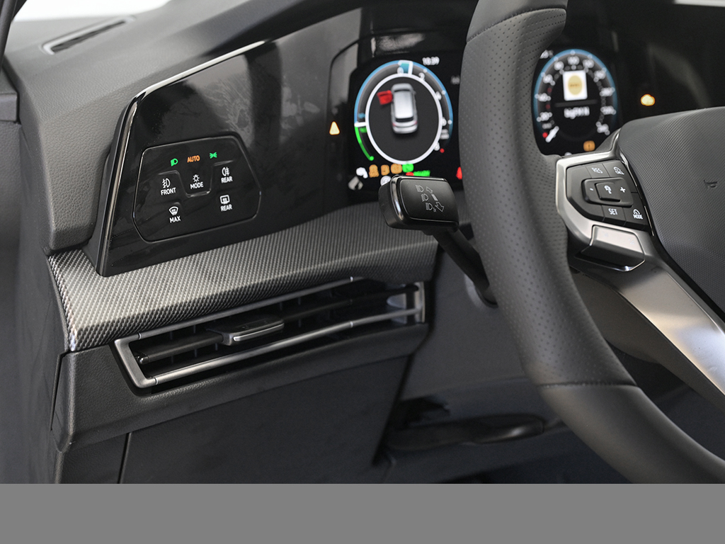 Volkswagen Golf GTE BLACKSTYLE LEDER PANO AHK