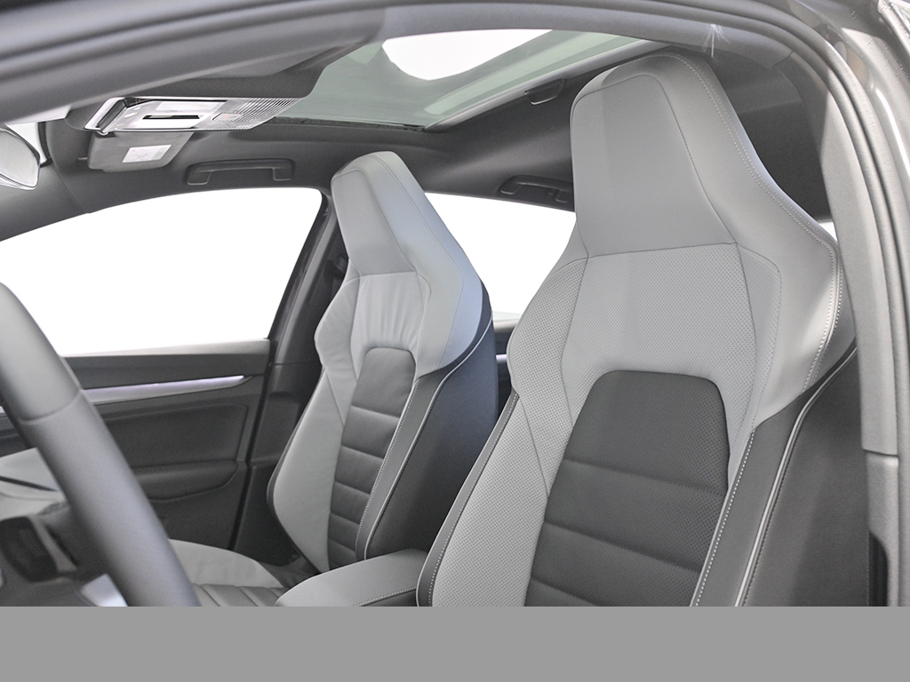 Volkswagen Golf GTE BLACKSTYLE LEDER PANO AHK