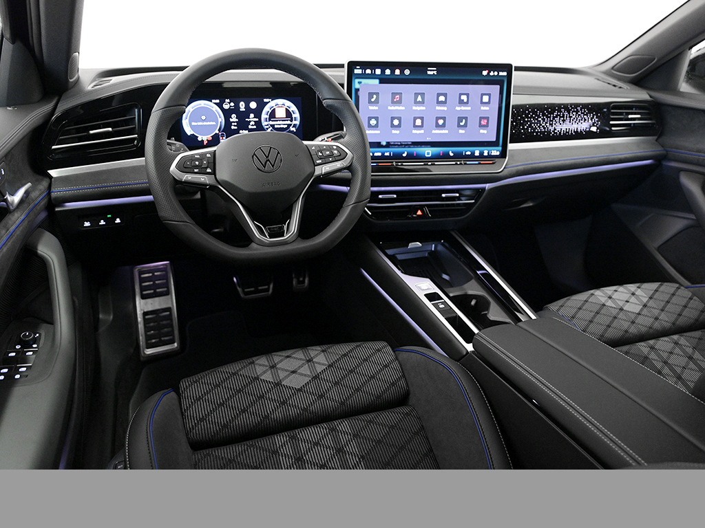 Volkswagen Passat Variant 2.0 R-LINE DSG BLACKSTYLE AHK CAM