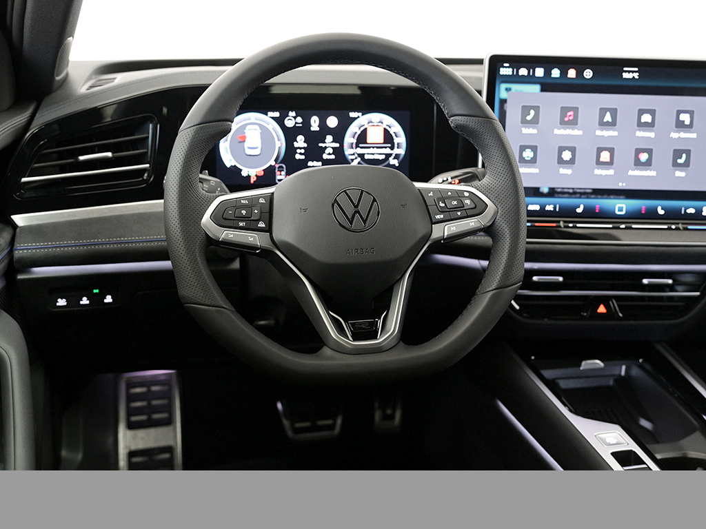 Volkswagen Passat Variant 2.0 R-LINE DSG BLACKSTYLE AHK CAM