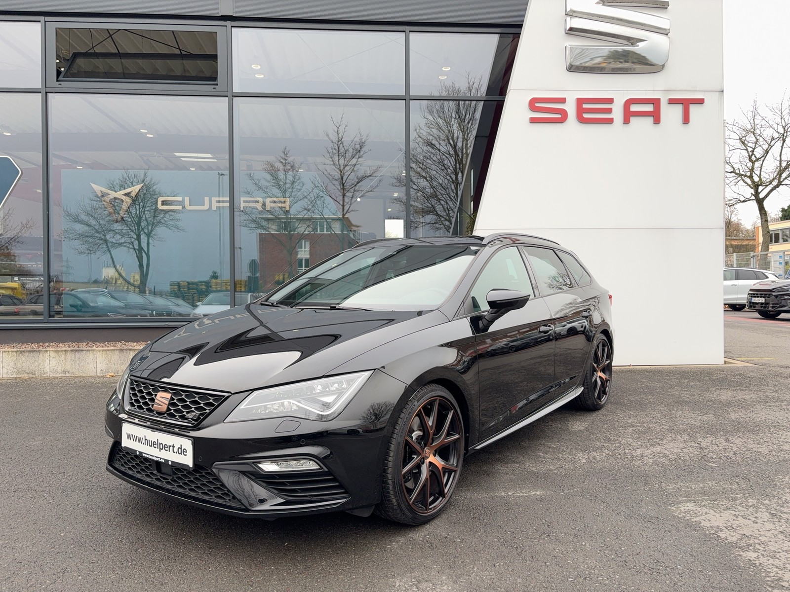 Seat Leon ST Cupra 300 PANO 19ZOLL BEATS NAVI 4X4