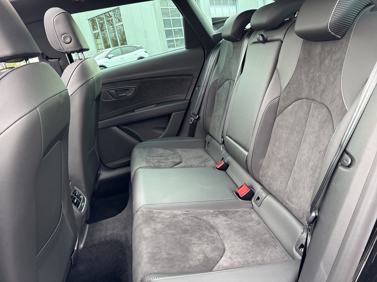 Seat Leon ST Cupra 300 PANO 19ZOLL BEATS NAVI 4X4