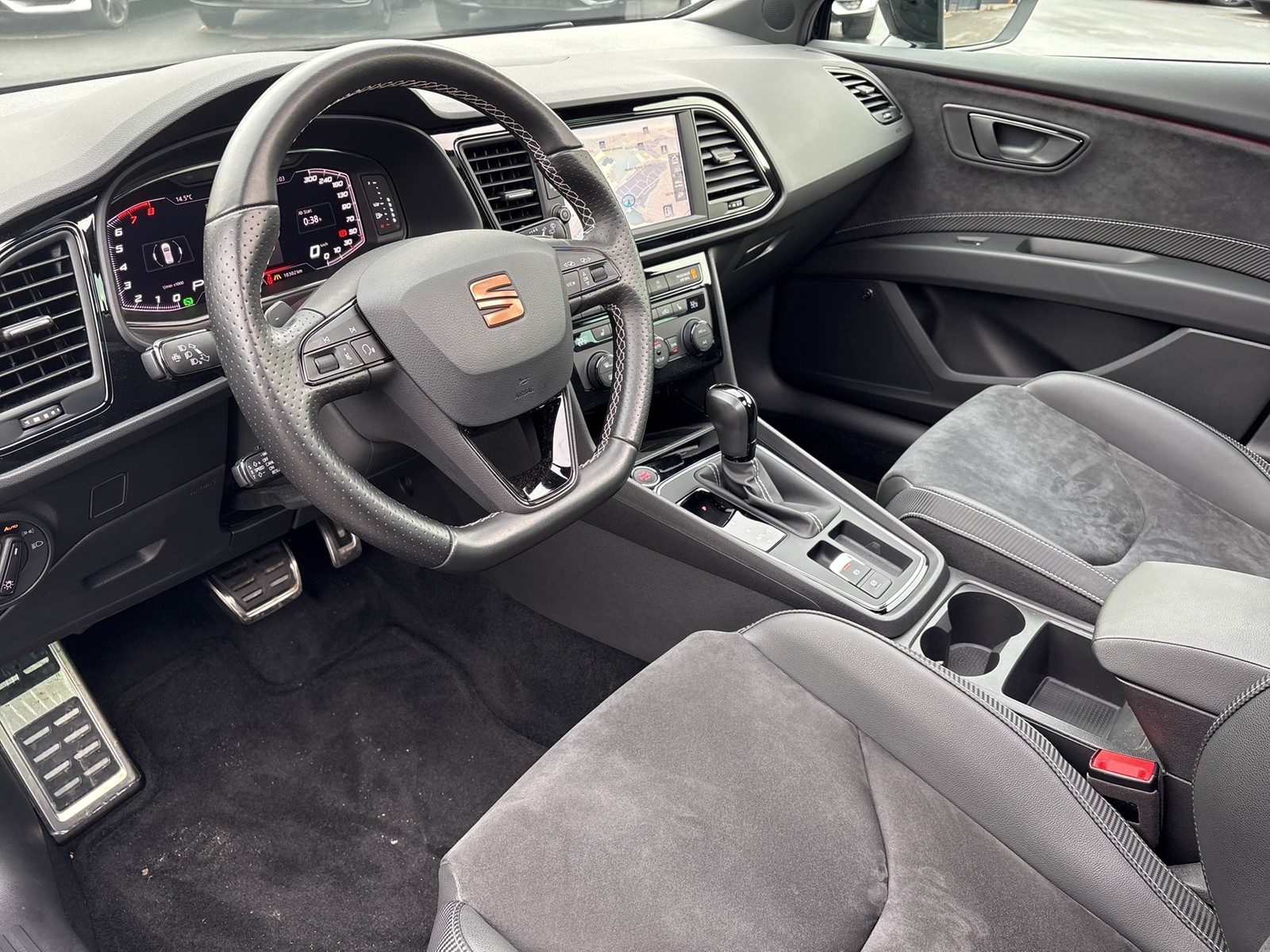 Seat Leon ST Cupra 300 PANO 19ZOLL BEATS NAVI 4X4