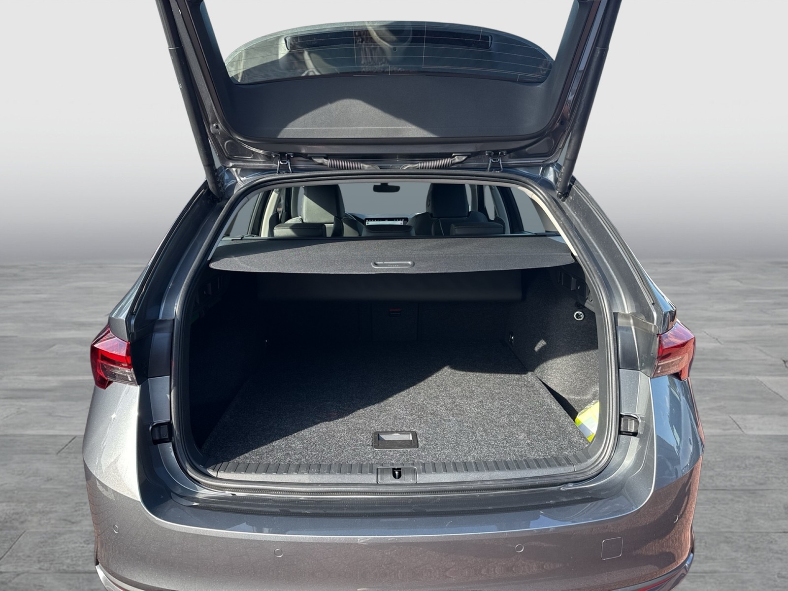 Skoda Octavia Combi 1.5 e-TEC SELECTION 360°CAM MATRIX