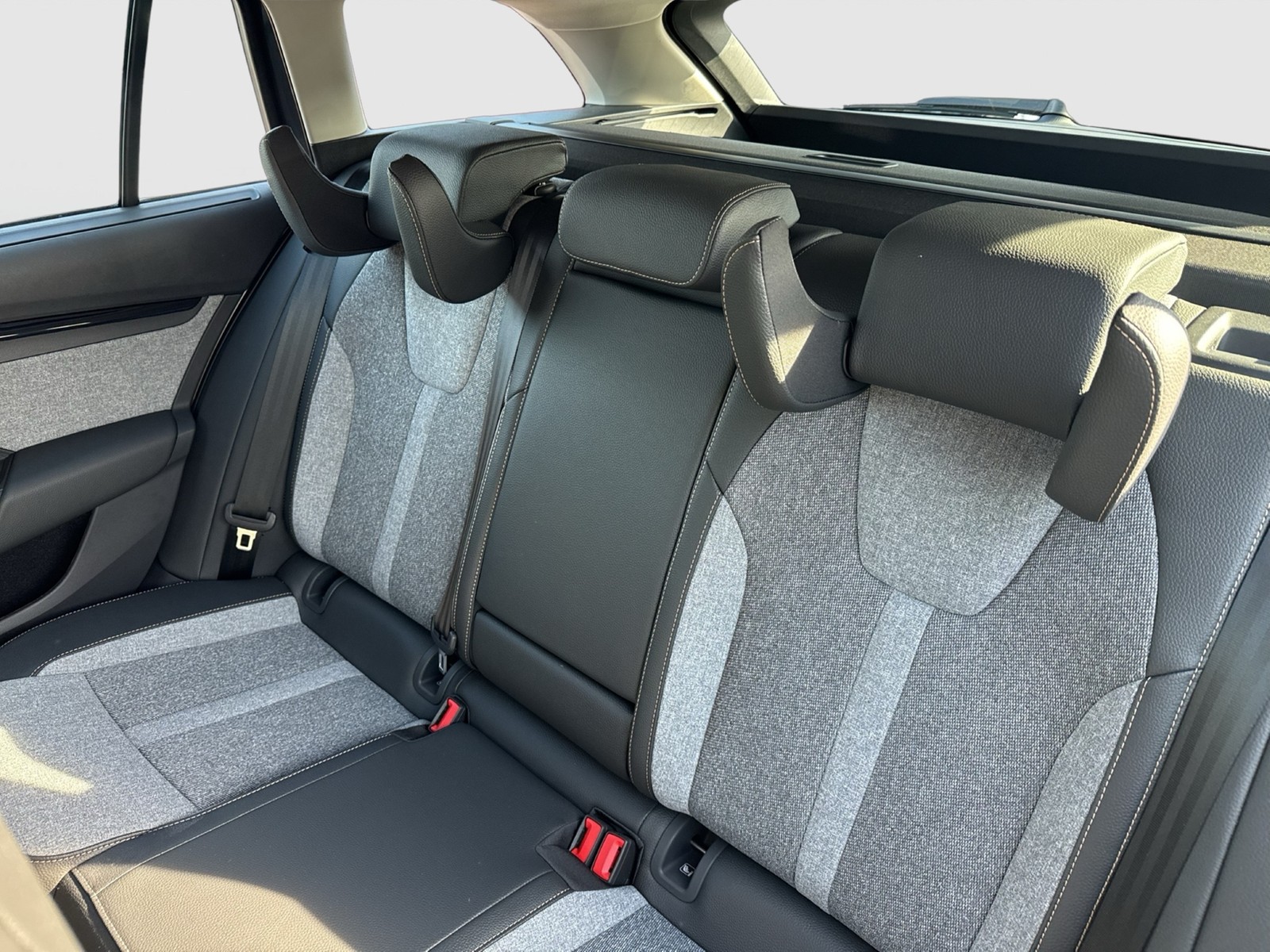 Skoda Octavia Combi 1.5 e-TEC SELECTION 360°CAM MATRIX