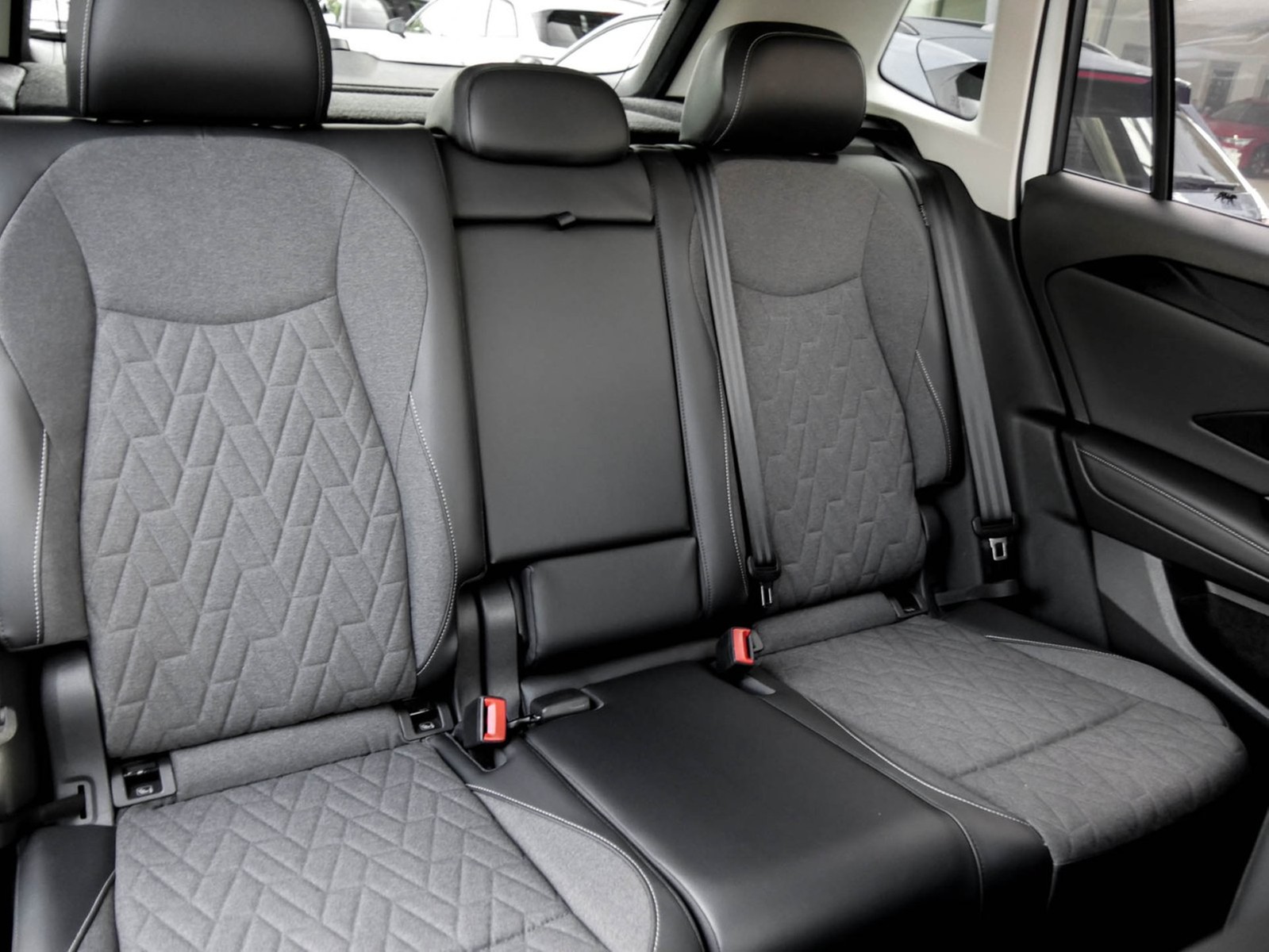 Volkswagen Tiguan 1.5 eTSI LIFE NEUESMODELL AHK CAM ACC 18Z