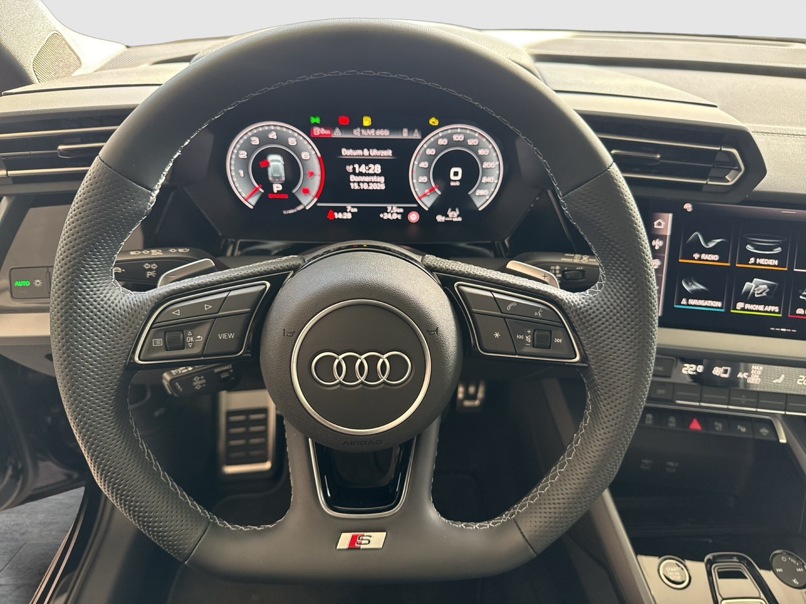 Audi A3 Sportback quattro S LINE PANO CAM ACC LM18