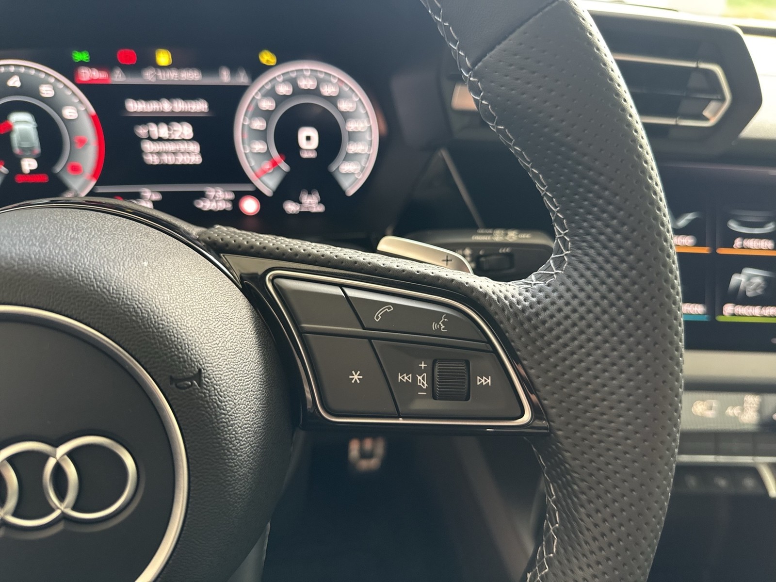 Audi A3 Sportback quattro S LINE PANO CAM ACC LM18