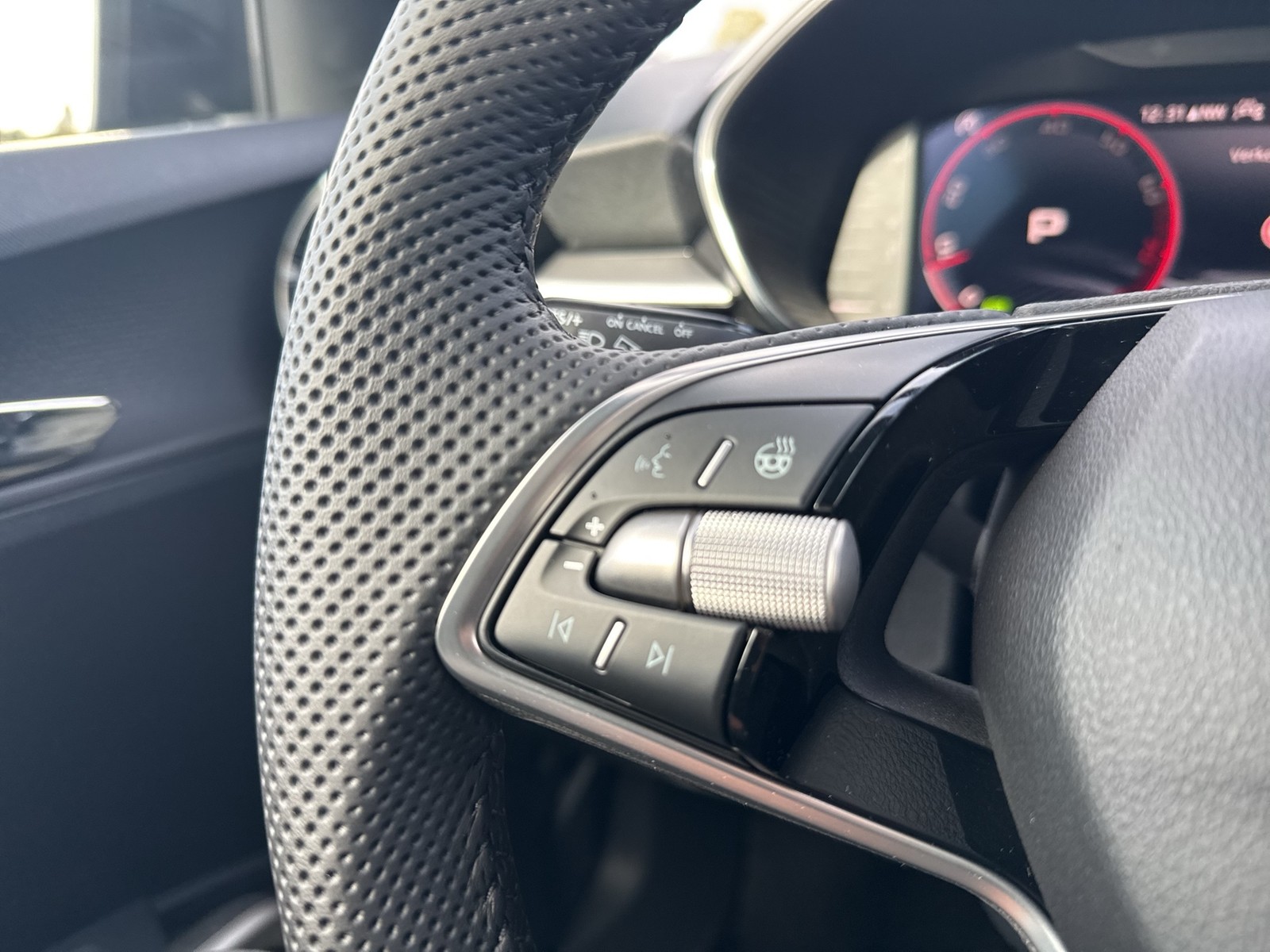 Skoda Fabia 1.0 MONTE CARLO CAM NAVI CARPLAY SITZHEIZ.
