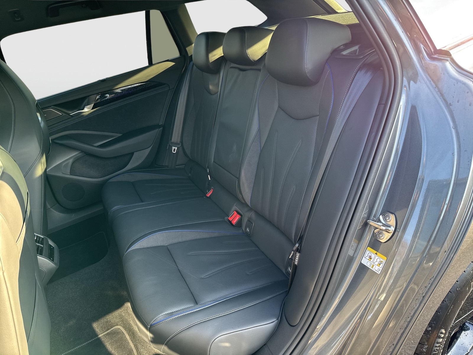 Volkswagen Passat Variant R-LINE BLACK STYLE ACC KAMERA