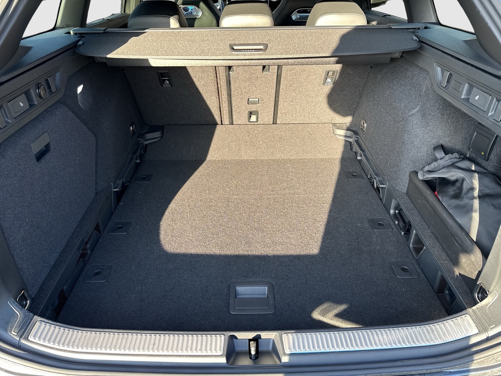 Volkswagen Passat Variant R-LINE BLACK STYLE ACC KAMERA