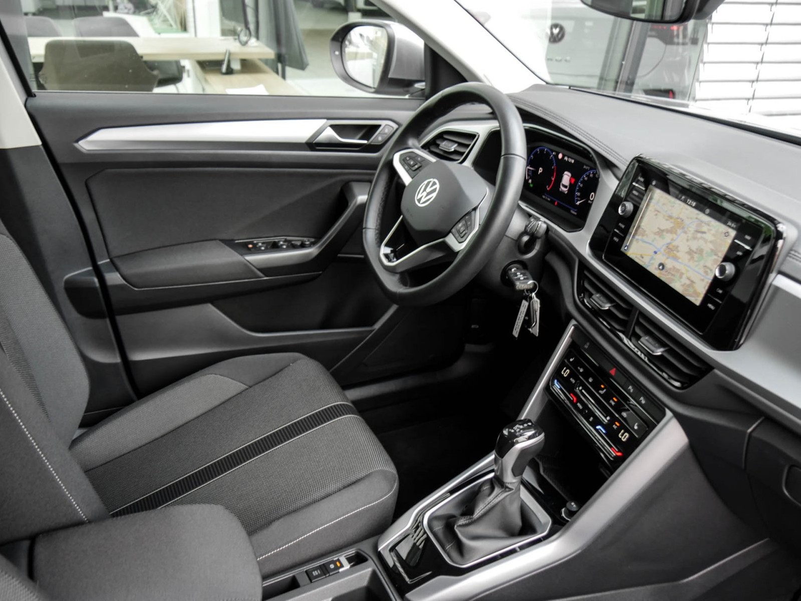 Volkswagen T-Roc 1.5 LIFE STANDHEIZ. CAM LM17 NAVI SITZHEIZ