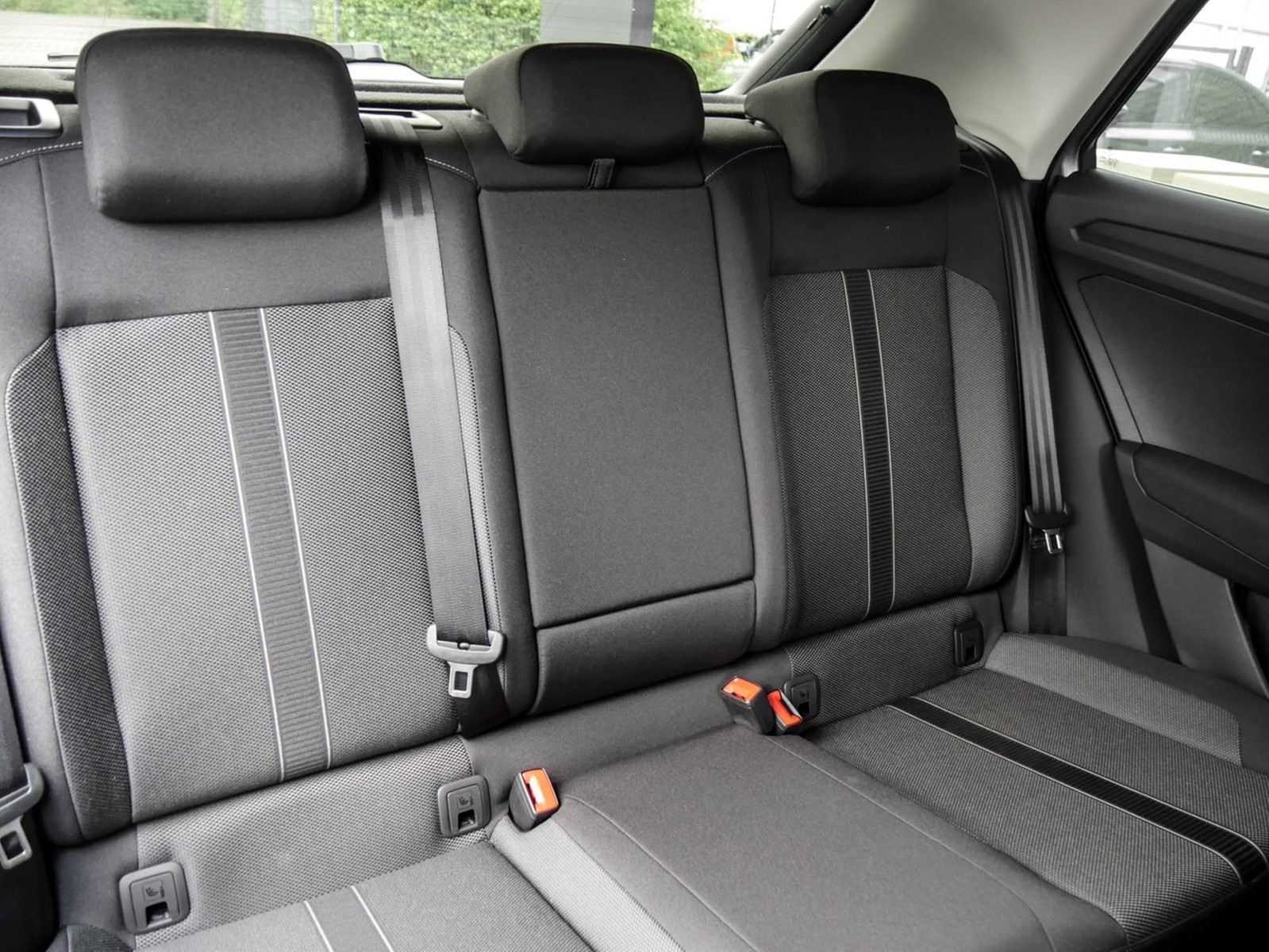 Volkswagen T-Roc 1.5 LIFE STANDHEIZ. CAM LM17 NAVI SITZHEIZ
