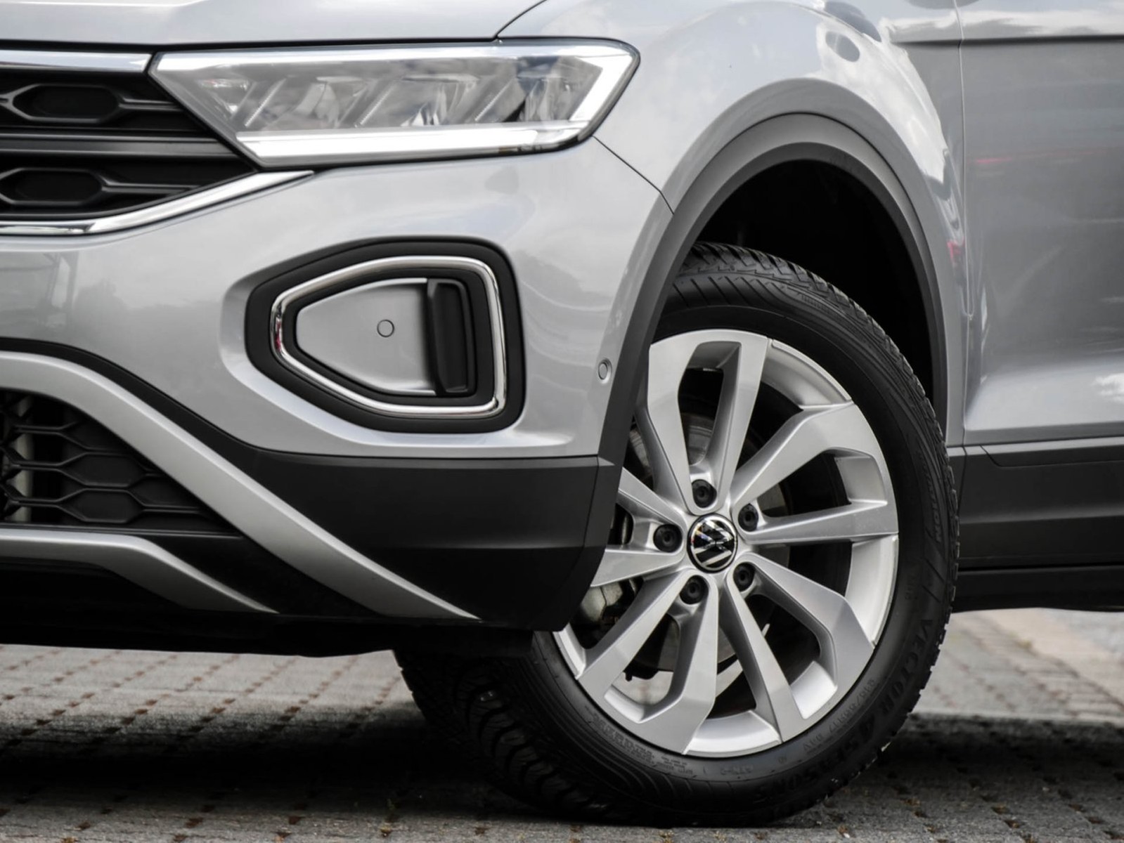 Volkswagen T-Roc 1.5 LIFE STANDHEIZ. CAM LM17 NAVI SITZHEIZ