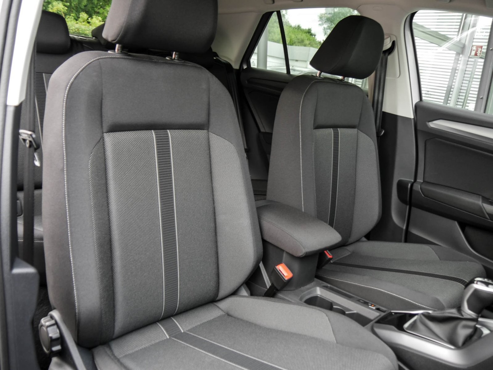 Volkswagen T-Roc 1.5 LIFE STANDHEIZ. CAM LM17 NAVI SITZHEIZ
