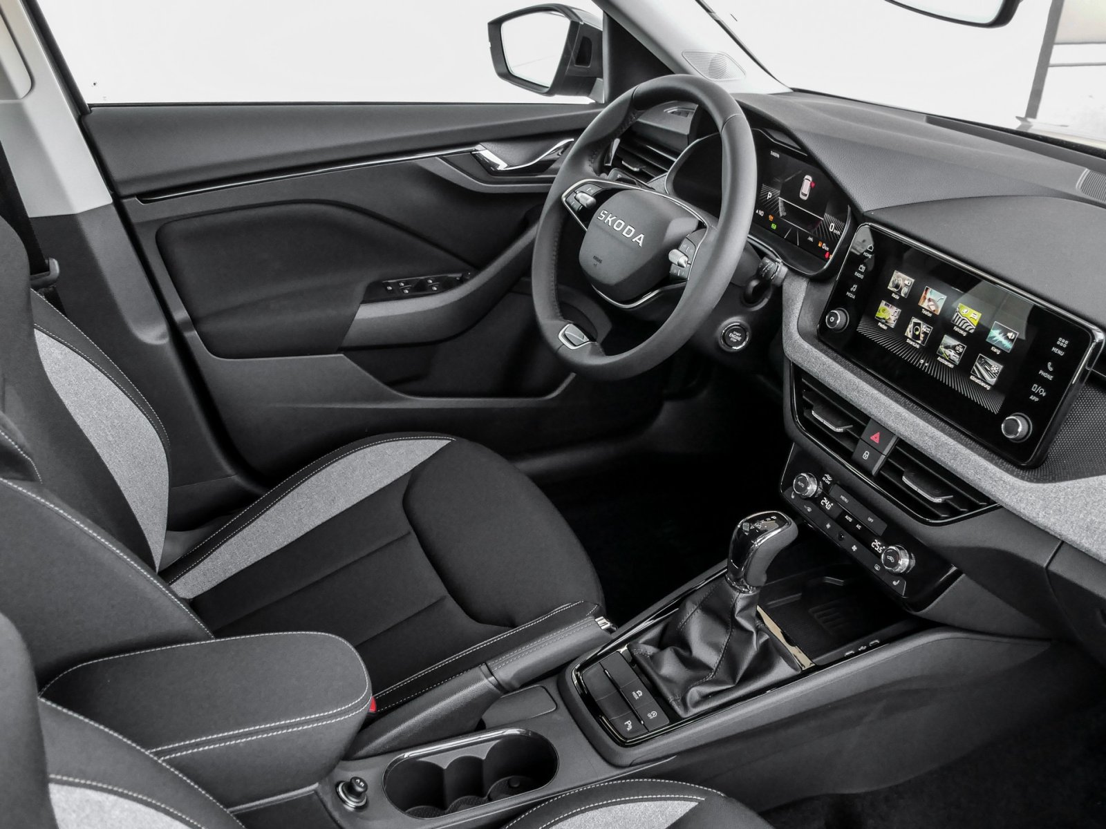 Skoda Kamiq 1.0TSI DSG Tour ACC PDC RFK SHZ