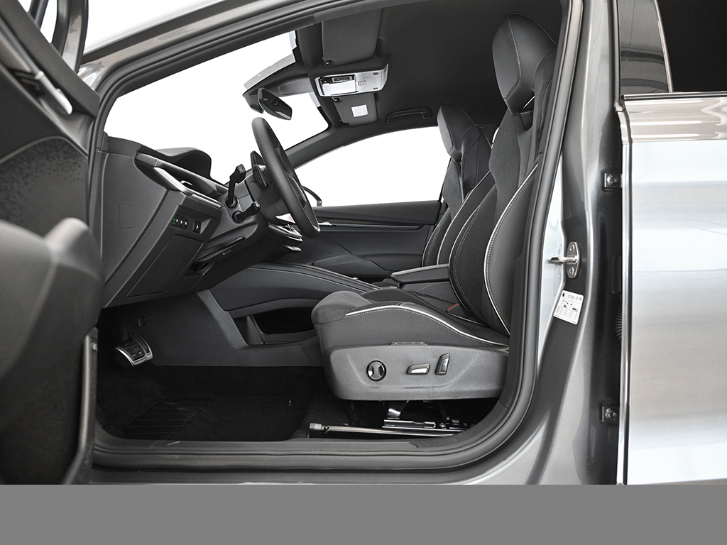 Skoda Elroq 85 Sportline HuD NAV ACC 360 Grad