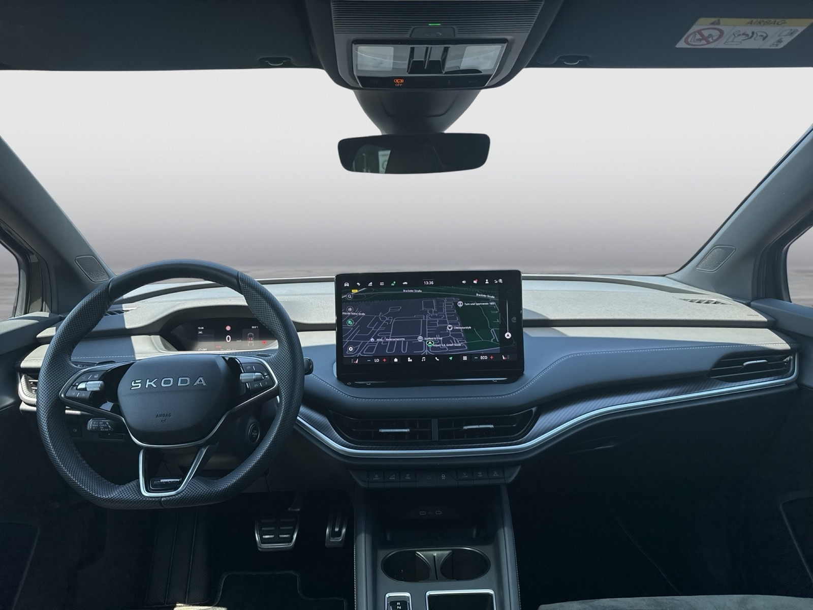 Skoda Enyaq 85 SPORTLINE WÄRMEPUMPE PANO AHK CAM LM20