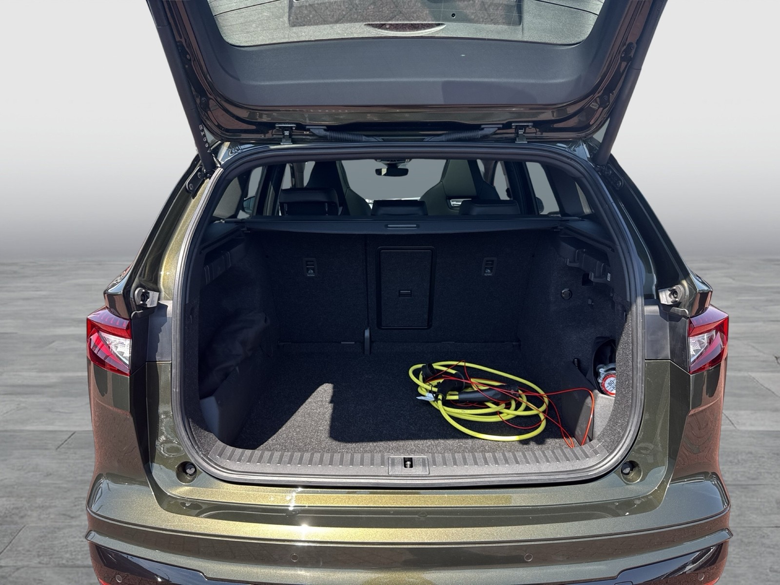 Skoda Enyaq 85 SPORTLINE WÄRMEPUMPE PANO AHK CAM LM20