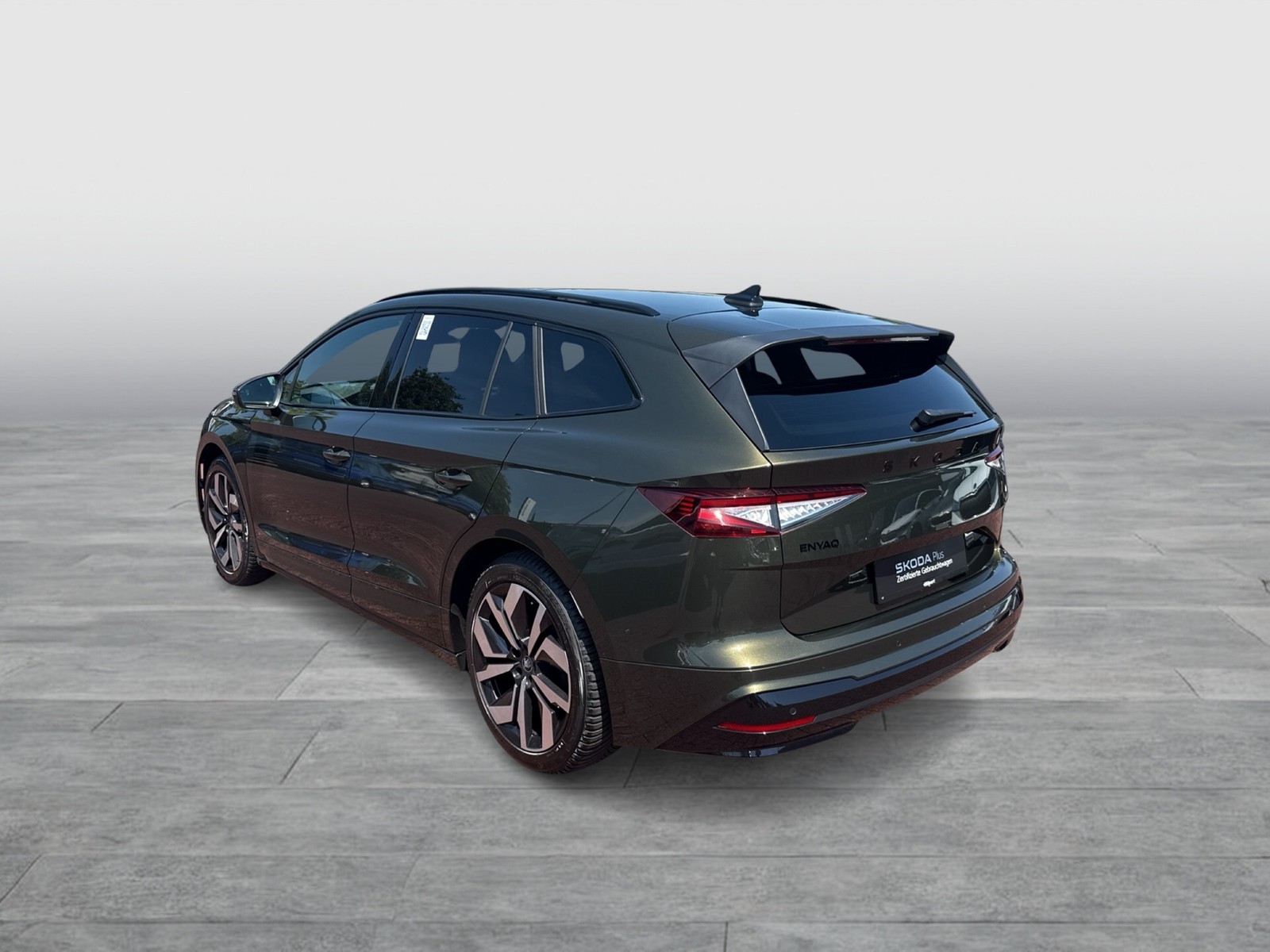 Skoda Enyaq 85 SPORTLINE WÄRMEPUMPE PANO AHK CAM LM20