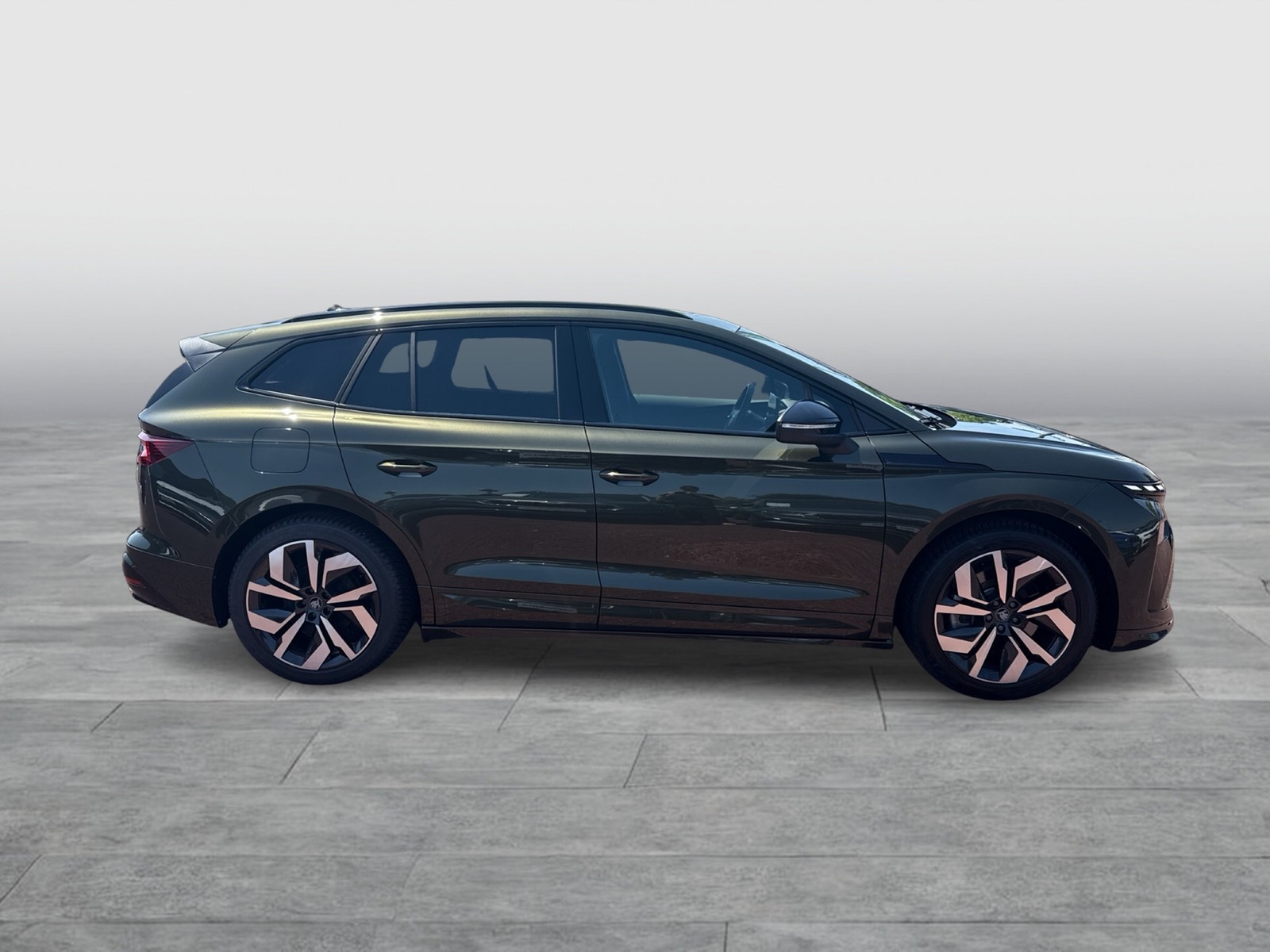 Skoda Enyaq 85 SPORTLINE WÄRMEPUMPE PANO AHK CAM LM20