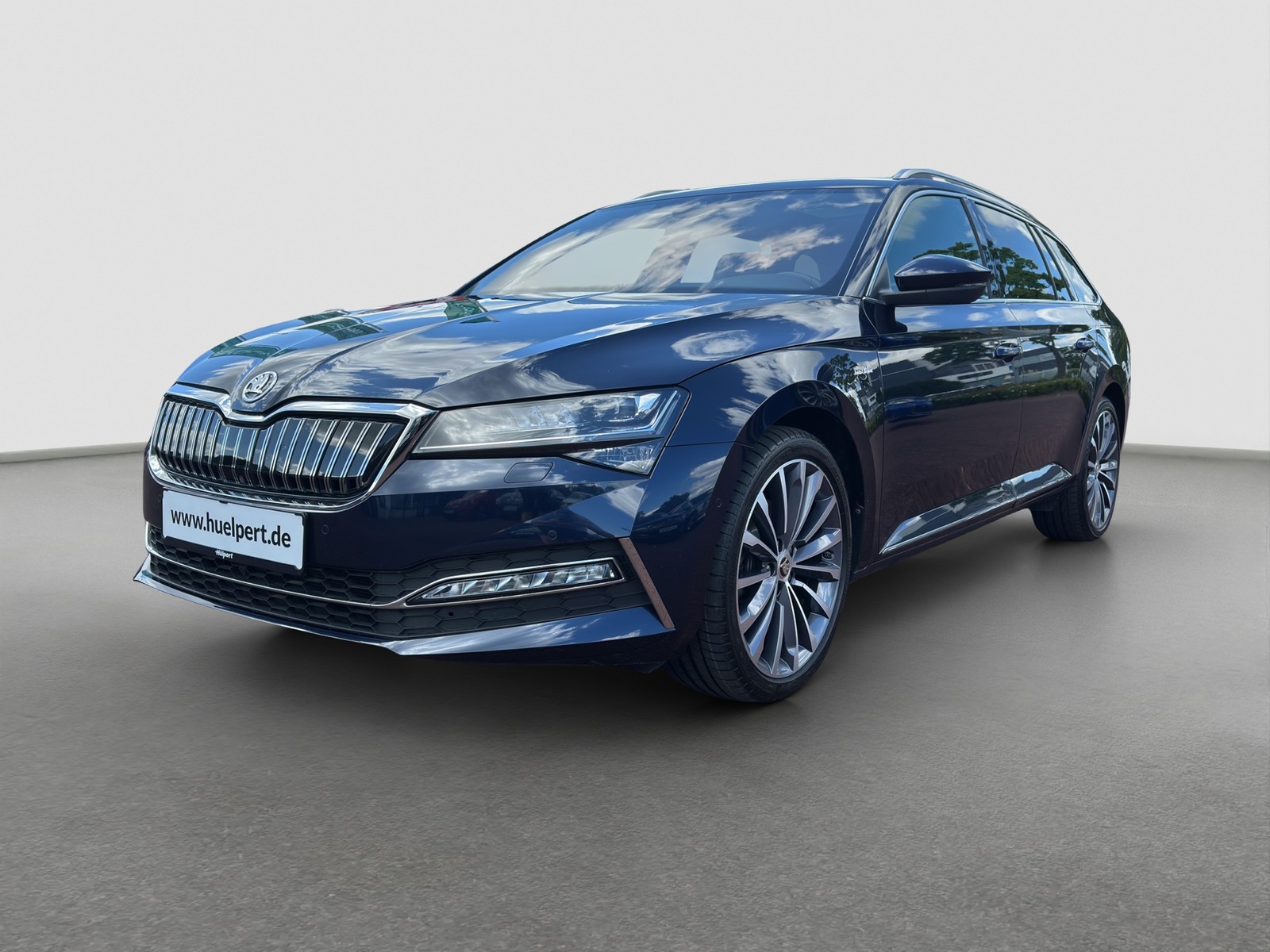 Skoda Superb Combi 1.4 iV L&K LEDER STANDHZ. PANO LM19