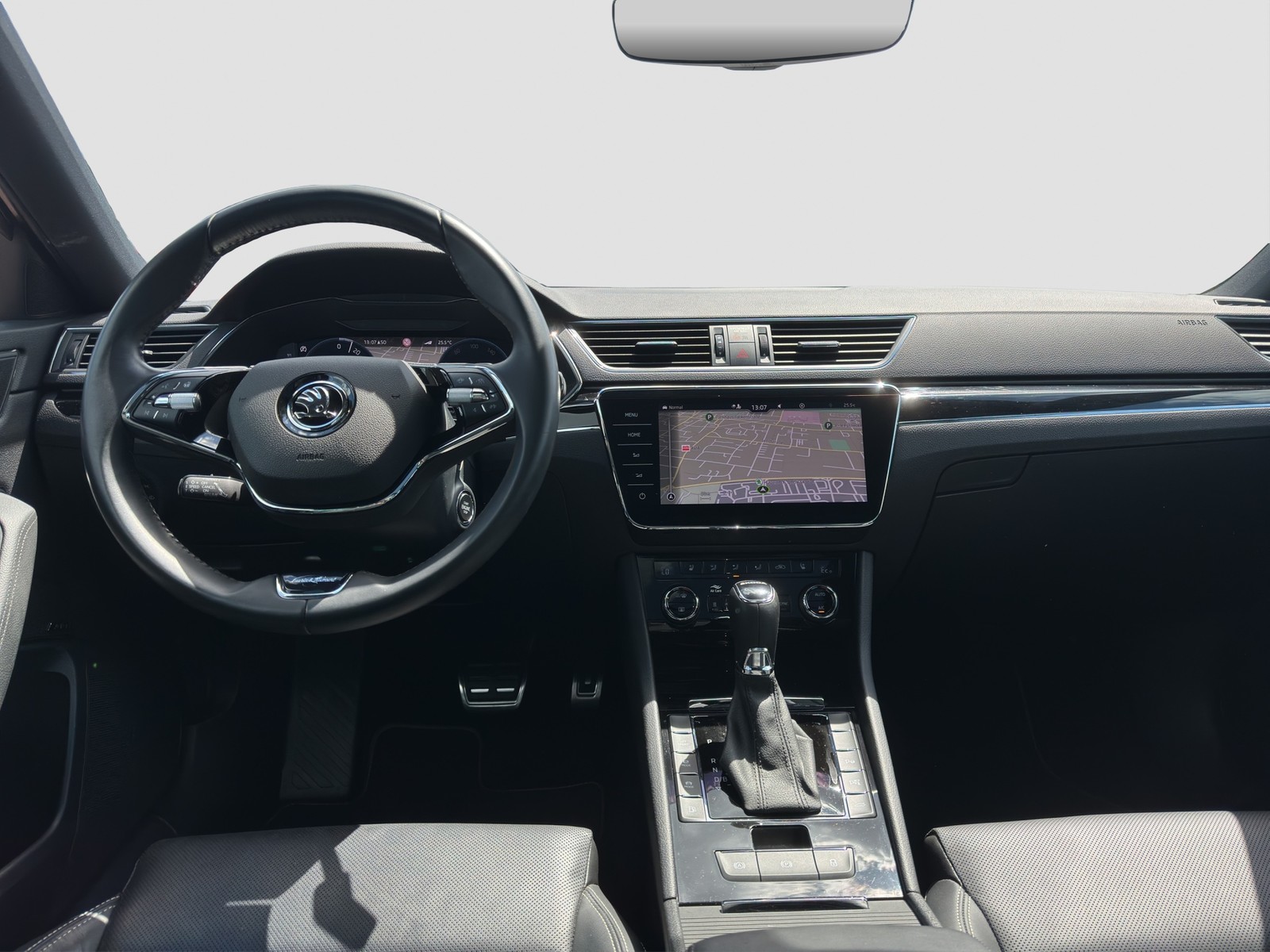 Skoda Superb Combi 1.4 iV L&K LEDER STANDHZ. PANO LM19