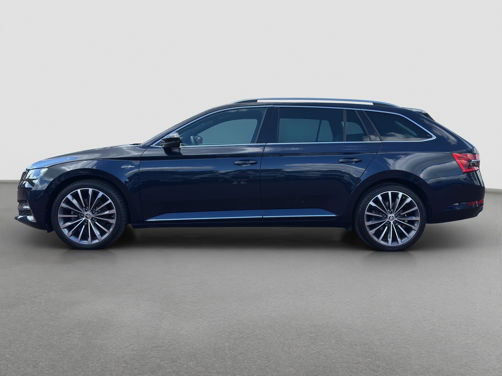 Skoda Superb Combi 1.4 iV L&K LEDER STANDHZ. PANO LM19