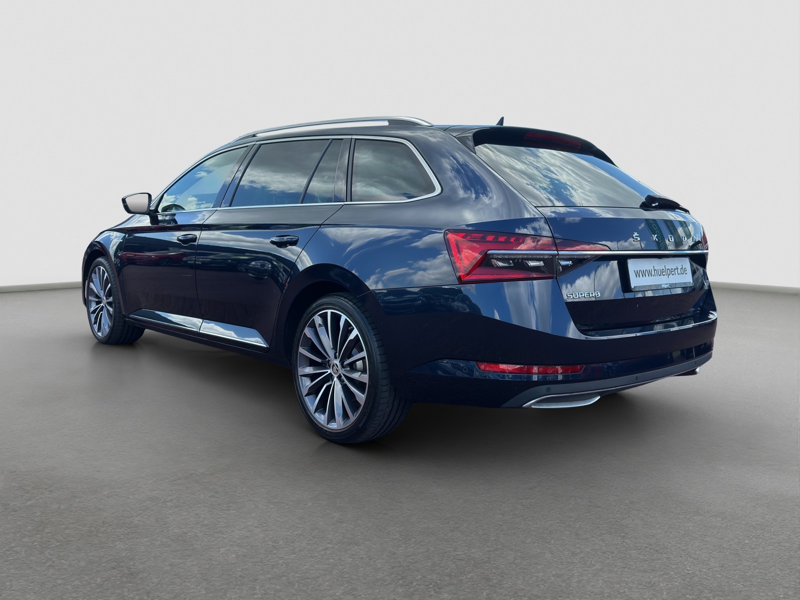 Skoda Superb Combi 1.4 iV L&K LEDER STANDHZ. PANO LM19