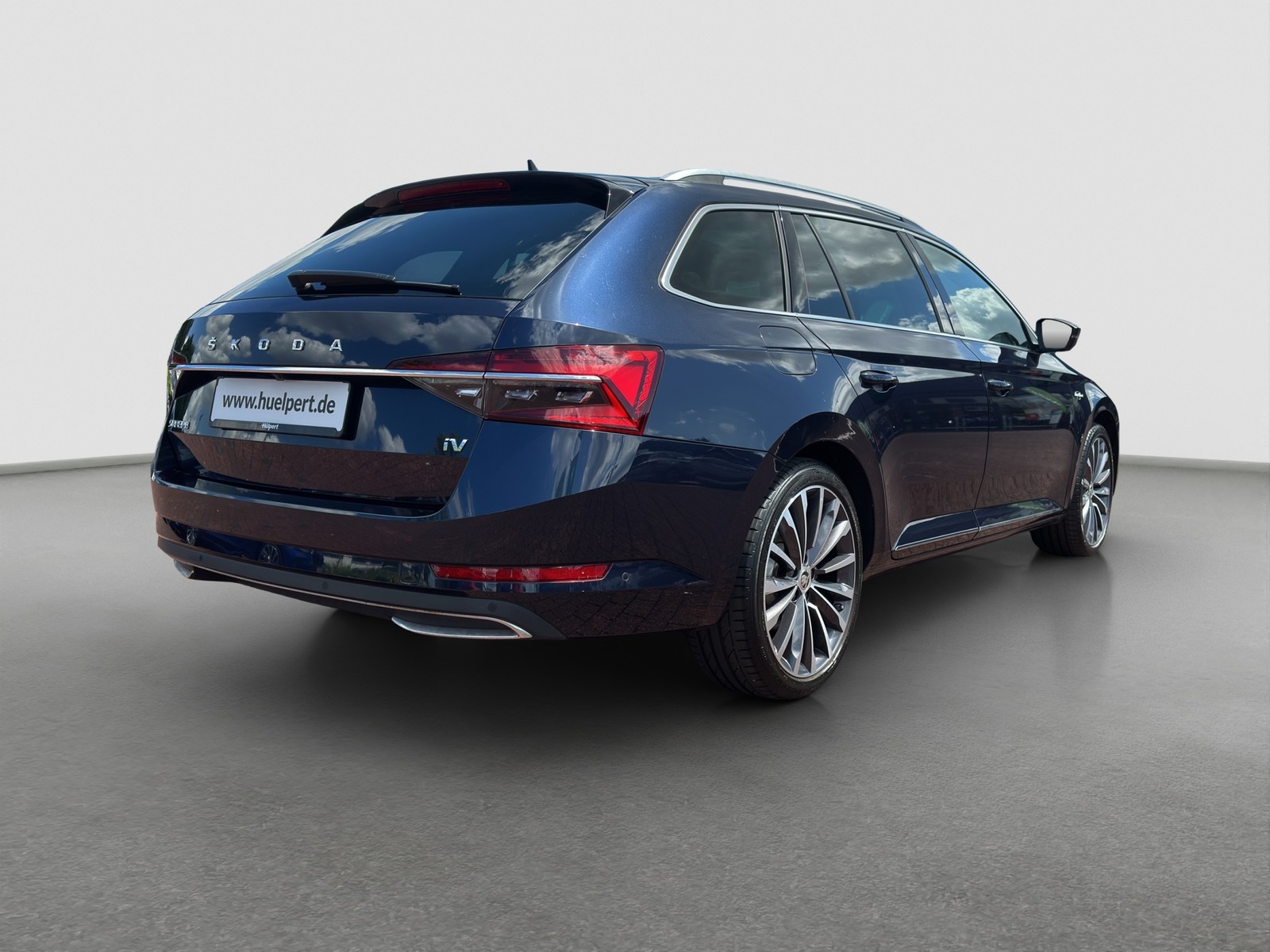 Skoda Superb Combi 1.4 iV L&K LEDER STANDHZ. PANO LM19