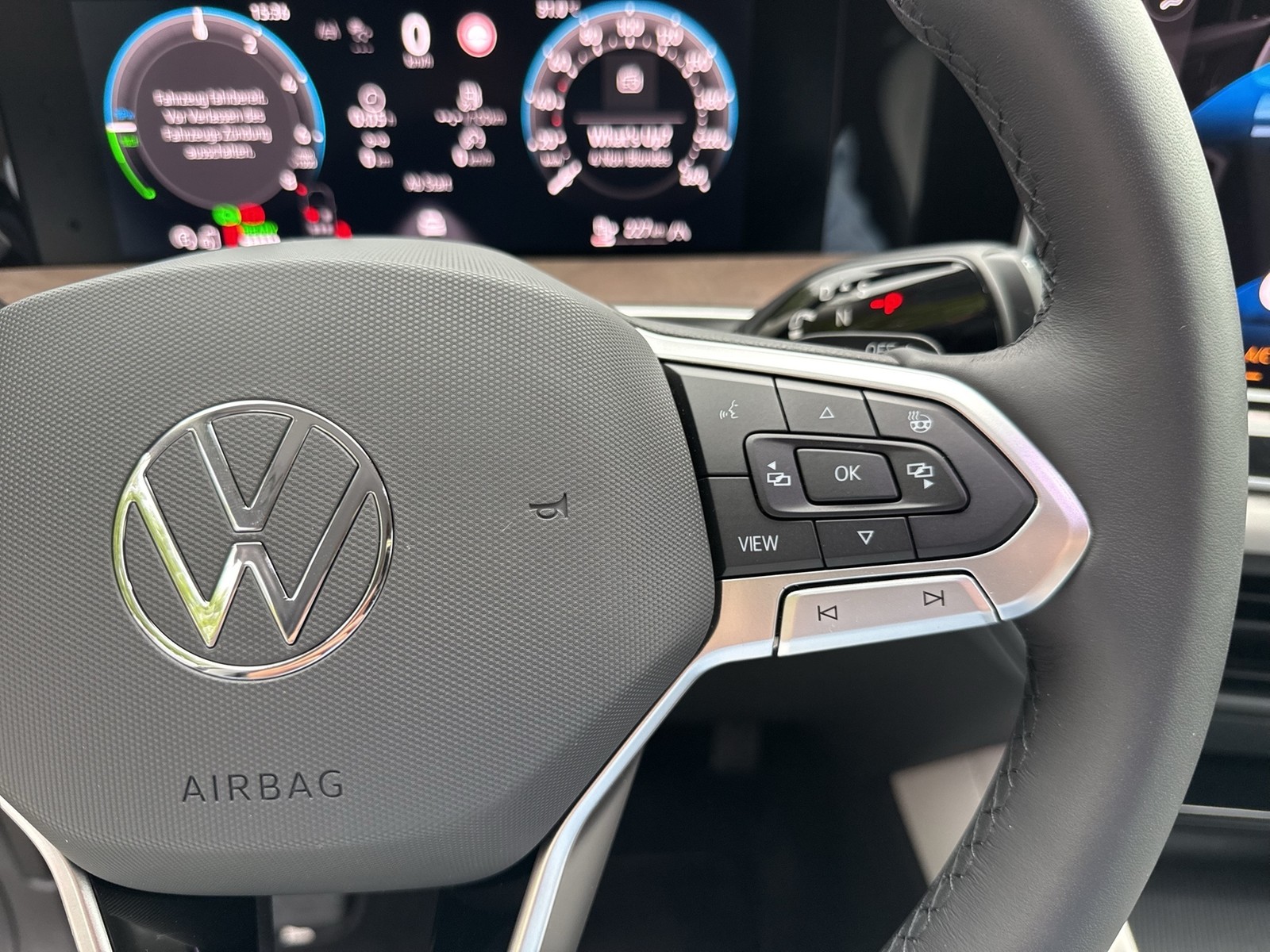 Volkswagen Tayron 1.5 HYBRID ELEGANCE AHK 360°CAM ACC LM18