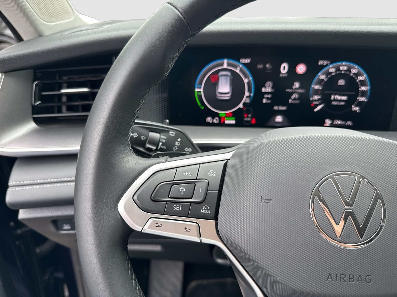 Volkswagen Tayron 1.5 HYBRID LIFE AHK CAM ACC LM18 NAVI