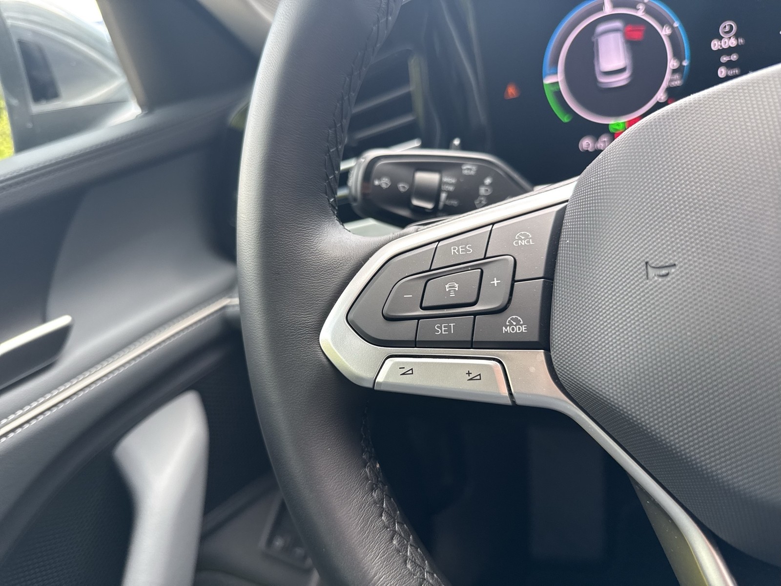 Volkswagen Passat Variant 1.5 HYBRID ELEGANCE LEDER AHK ACC