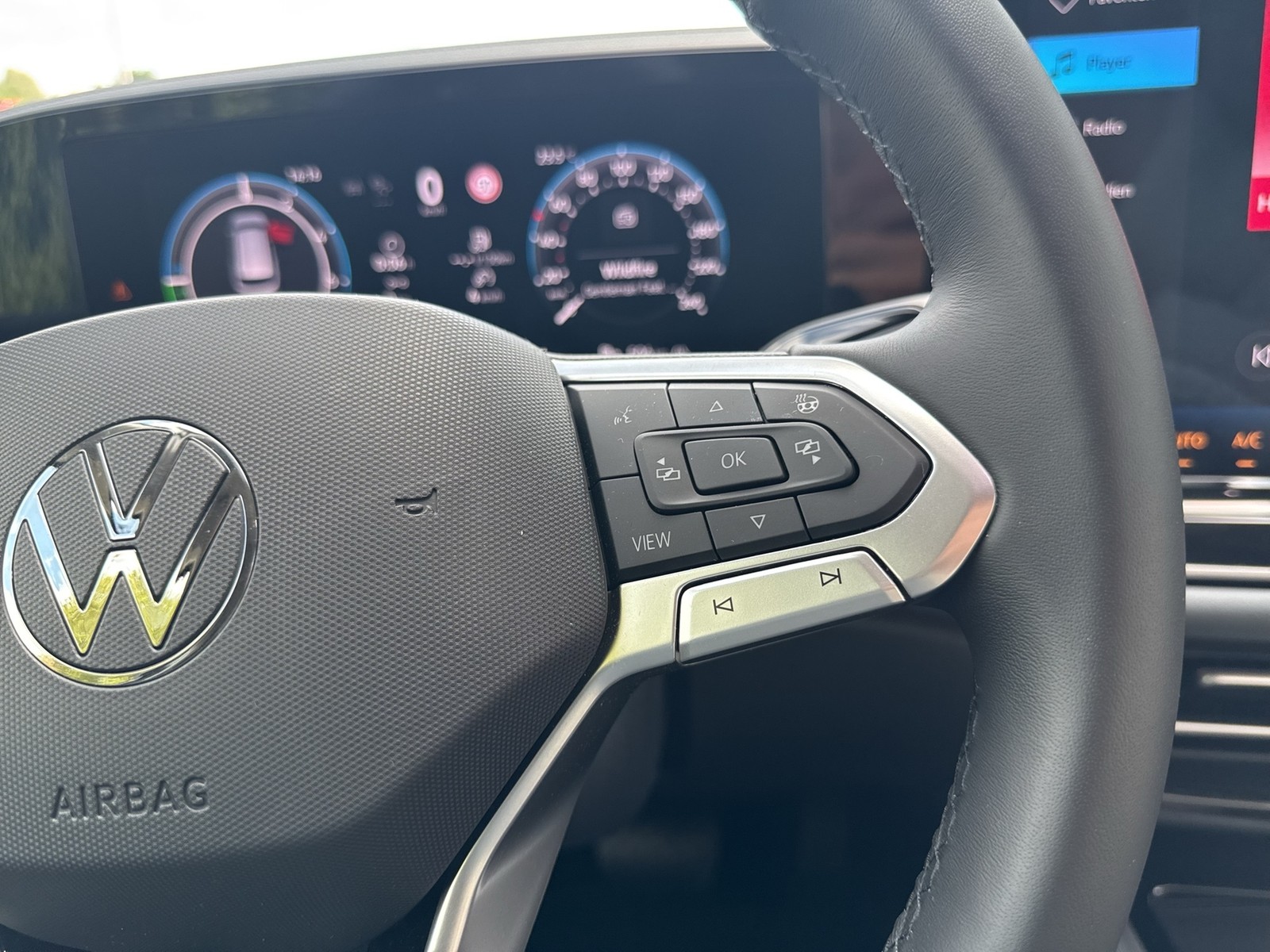Volkswagen Passat Variant 1.5 HYBRID ELEGANCE LEDER AHK ACC