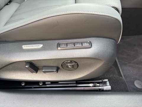 Volkswagen Passat Variant 1.5 HYBRID ELEGANCE LEDER AHK ACC