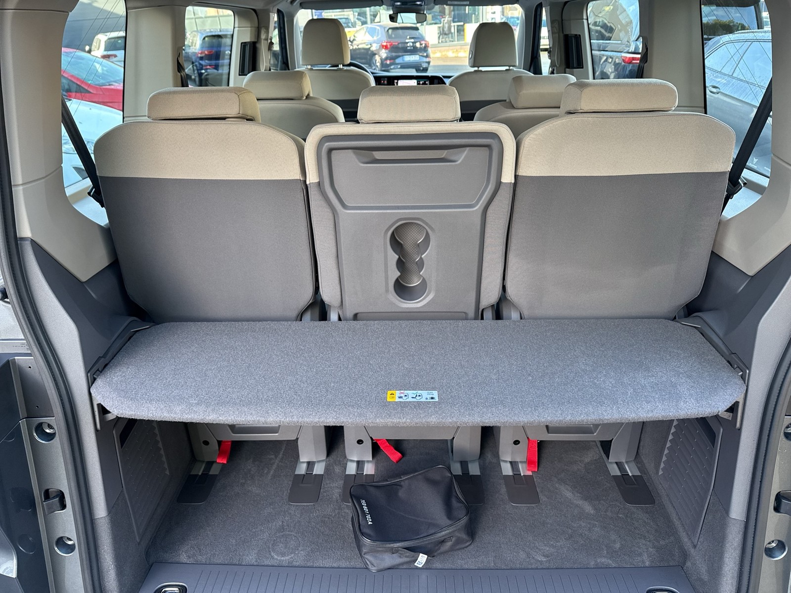 Volkswagen T7 Multivan 2.0 LIFE KÜ CAM ACC LM17 NAVI SITZHEIZ.