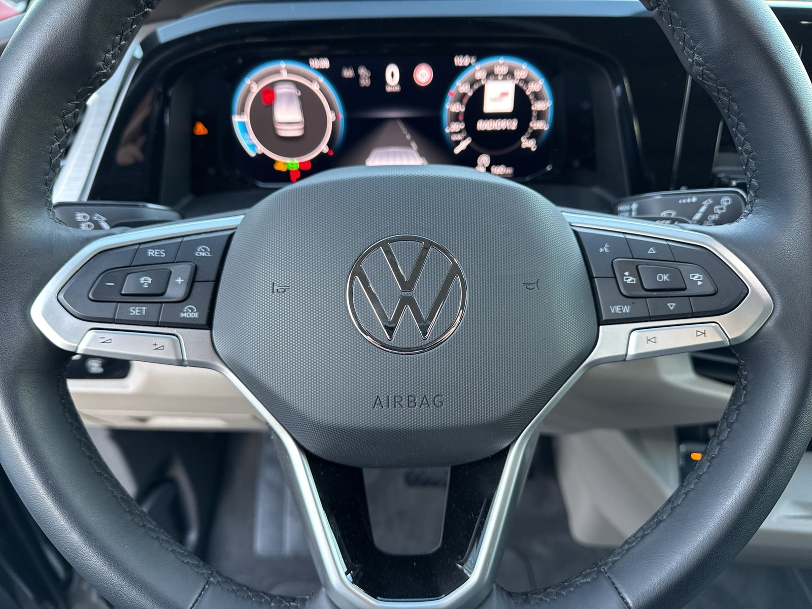 Volkswagen T7 Multivan 2.0 LIFE KÜ CAM ACC LM17 NAVI SITZHEIZ.