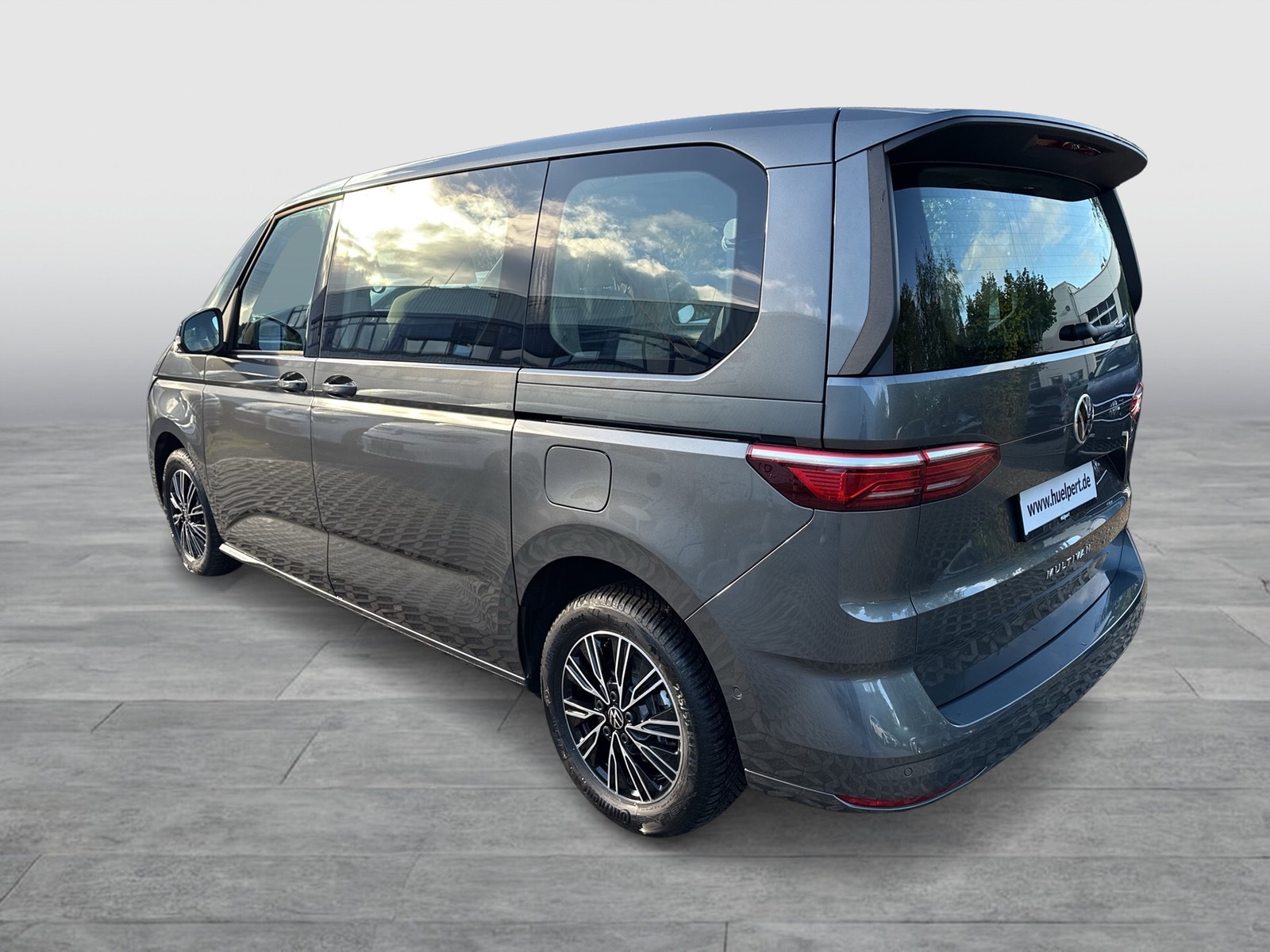 Volkswagen T7 Multivan 2.0 LIFE KÜ CAM ACC LM17 NAVI SITZHEIZ.