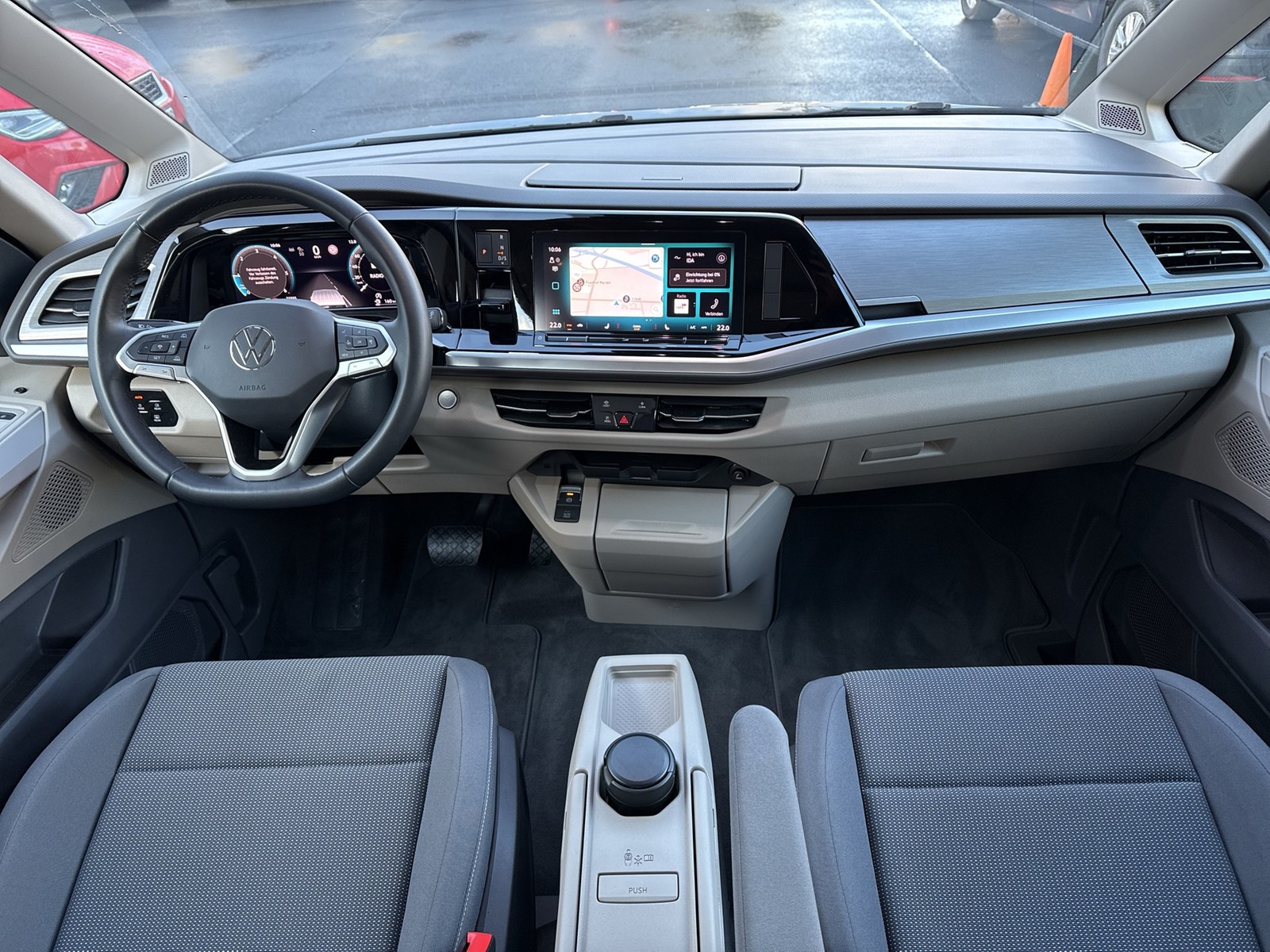 Volkswagen T7 Multivan 2.0 LIFE KÜ CAM ACC LM17 NAVI SITZHEIZ.