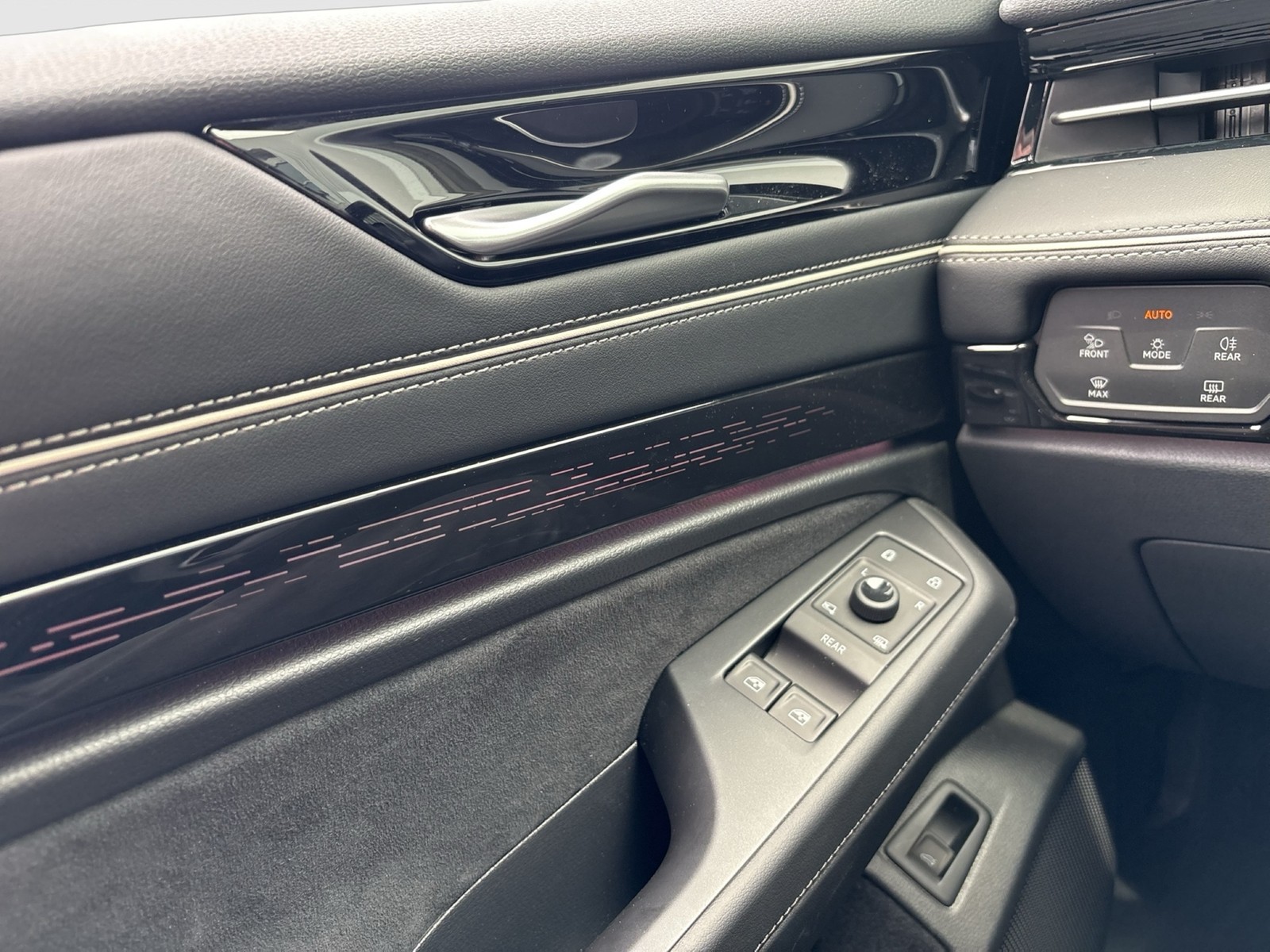 Volkswagen ID.7 PRO S WÄRMEPUMPE AHK 360°CAM ACC LM20 NAVI