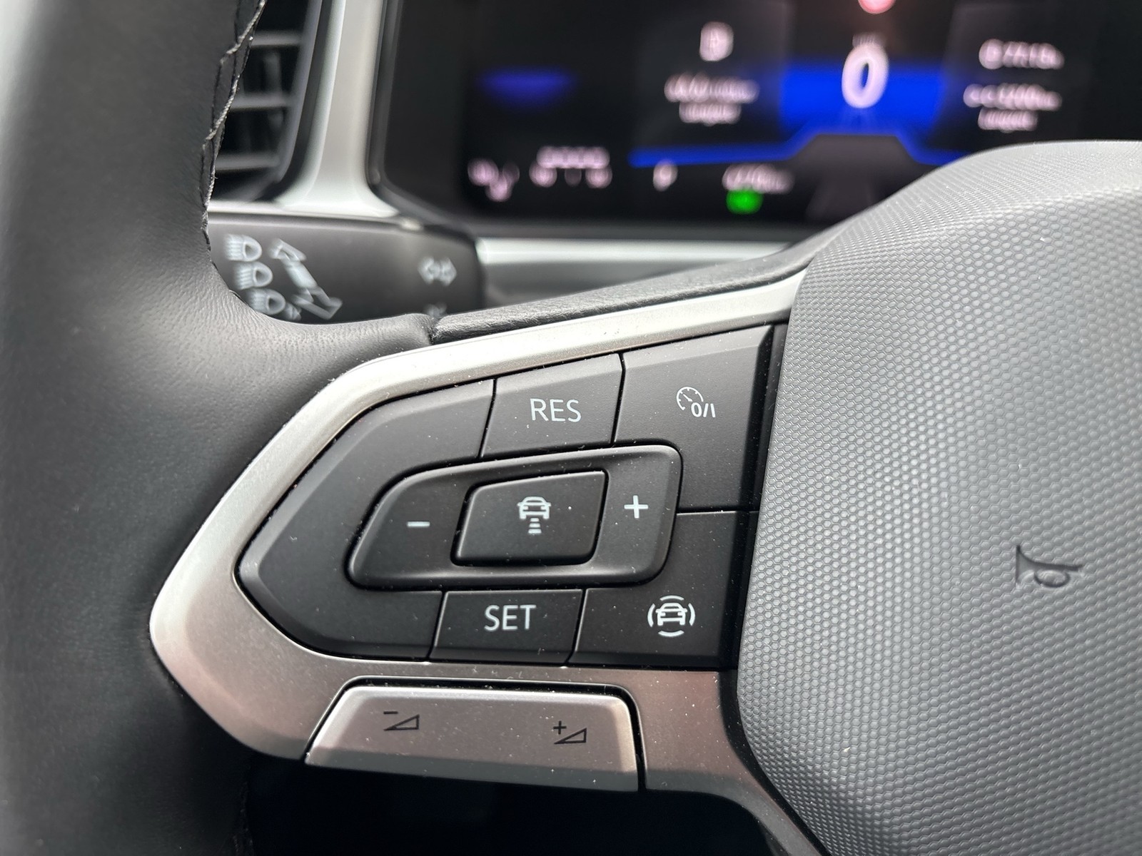 Volkswagen T-Roc 1.5 LIFE ACC LM17 NAVI CARPLAY SITZHEIZUNG