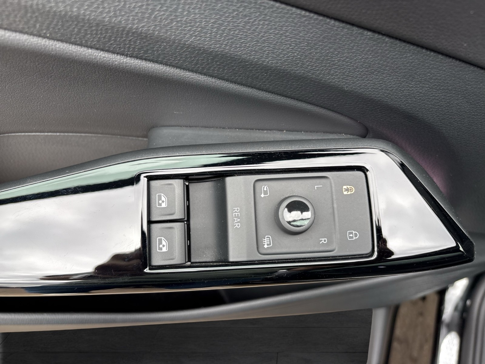 Volkswagen ID.4 GTX 4X4 PANO AHK CAM ACC HEAD-UP LM20 NAVI