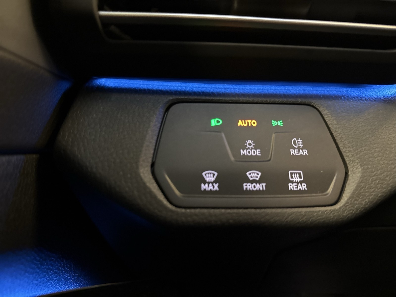 Volkswagen ID.4 Pro Performance 1st WÄRMEPUMPE AHK CAM LM20