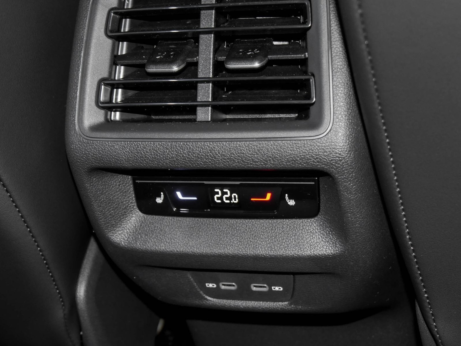 Volkswagen Tayron 2.0 TDI 4MOTION R-LINE DSG BLACKSTYLE 7SITZE AHK PANO STANDHZG