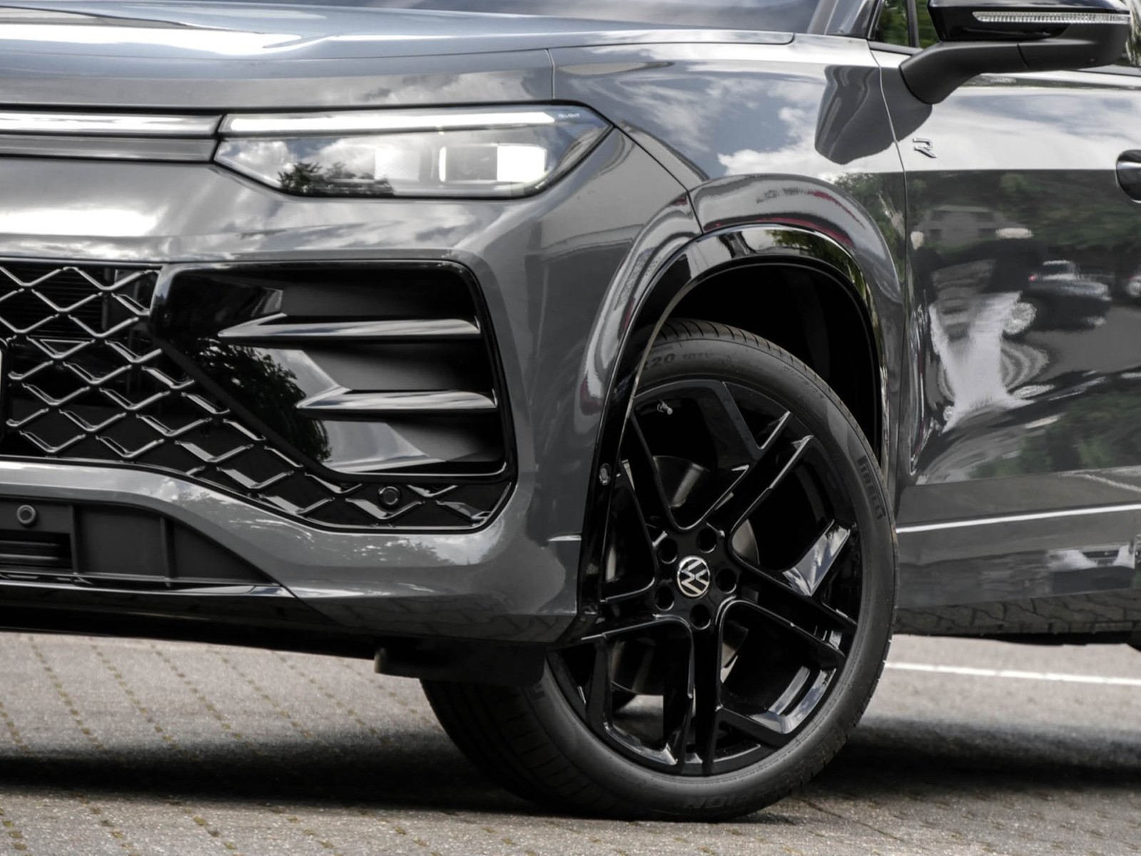 Volkswagen Tayron 2.0 TDI 4MOTION R-LINE DSG BLACKSTYLE 7SITZE AHK PANO STANDHZG