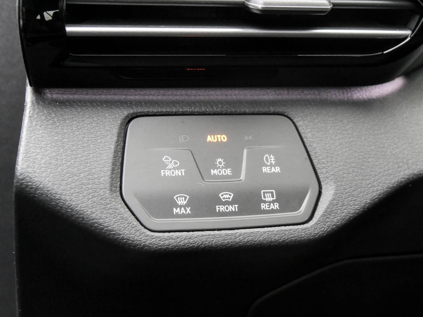 Volkswagen ID.5 GTX 4X4 WÄRMEPUMPE AHK 360°CAM ACC LM21