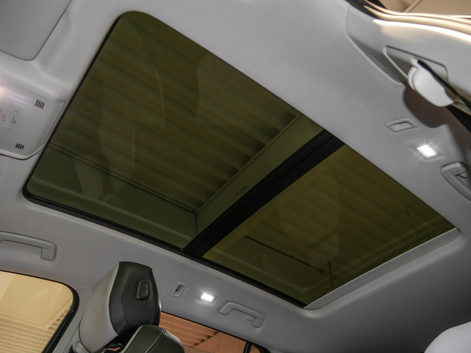 Volkswagen Tiguan 2.0 ELEGANCE DSG PANO LEDER STANDHZG AHK